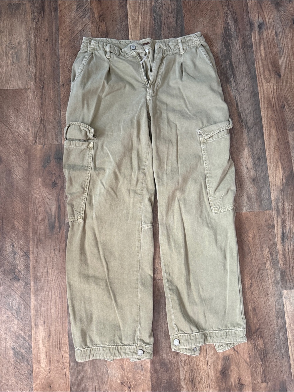 Free People women’s Cargo Pants in Olive